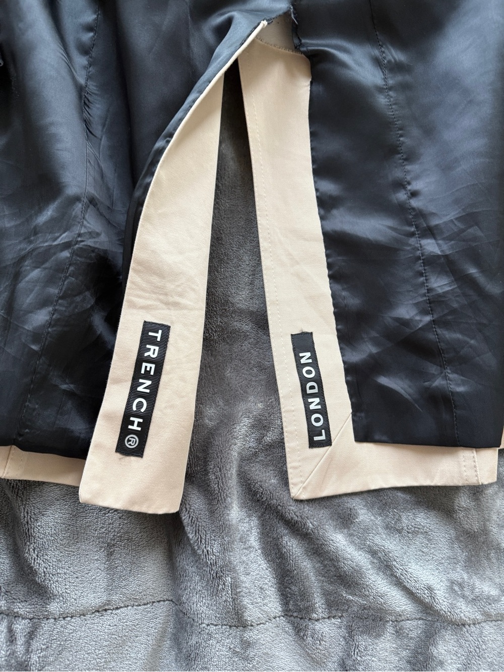 TRENCH LONDON Queen Classic Trench Coat (Stone/Black/Gold) - Picture 15 of 16